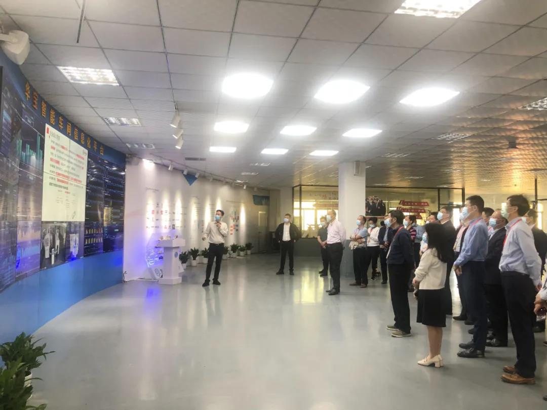 “福建省加快機械裝備產業(yè)發(fā)展專題班”——在華寶智能科技開展現(xiàn)場教學！